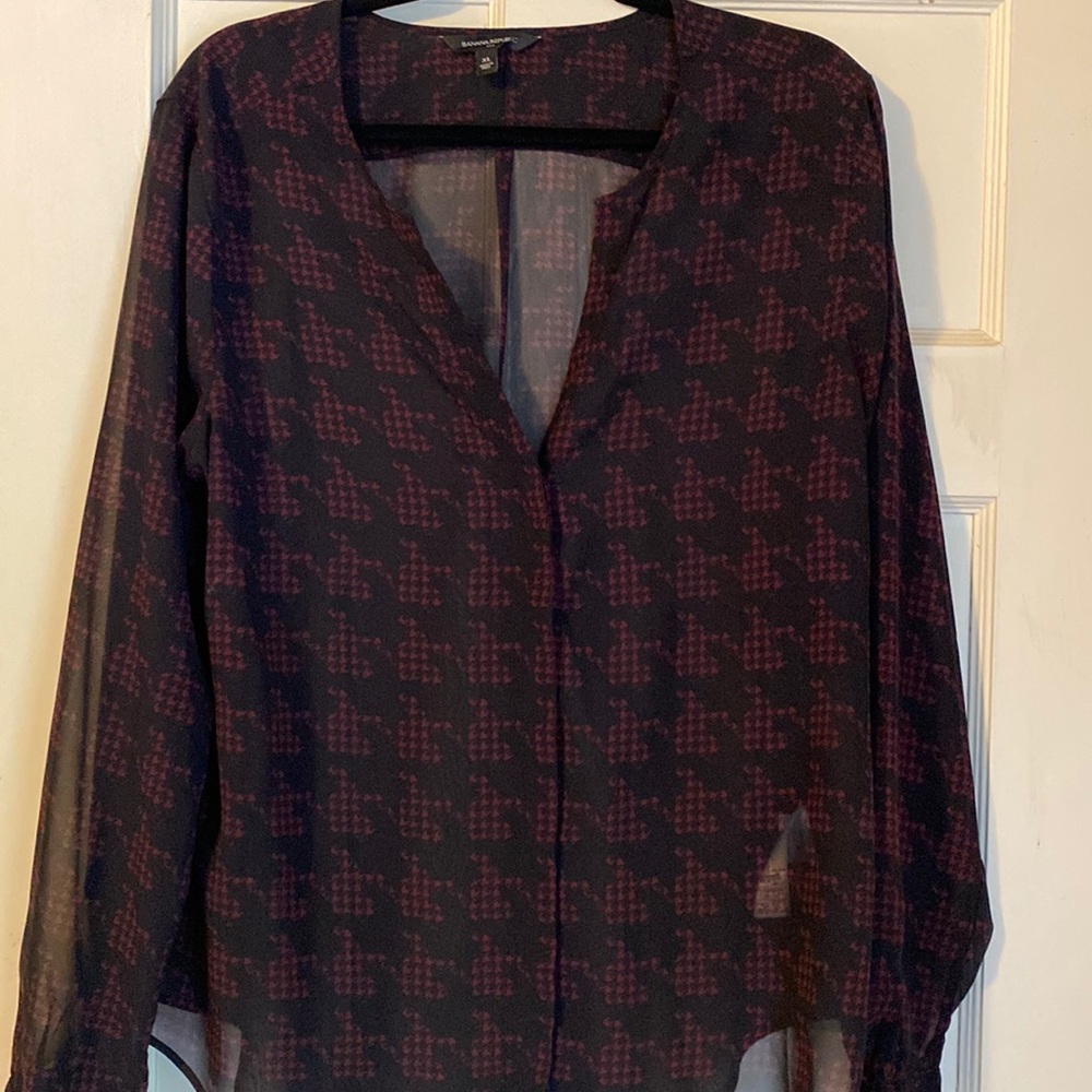 Banana Republic long sleeve button front sheer blouse. XL